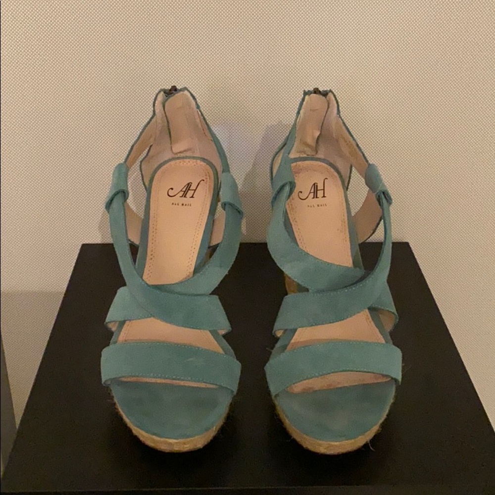 Shoes - Picture 2 of 3